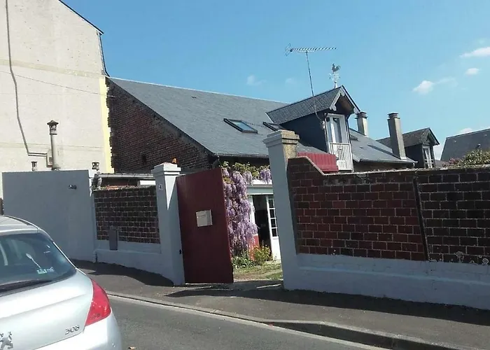 Paisibles Sur La Cote Fleurie. تروفيي سور مير